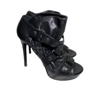 Vera Wang Glitter booties!